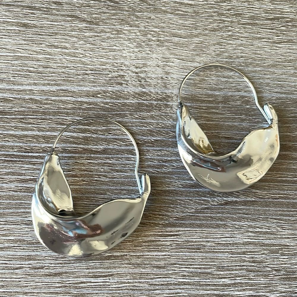 Bohemian silver hoop earring N131